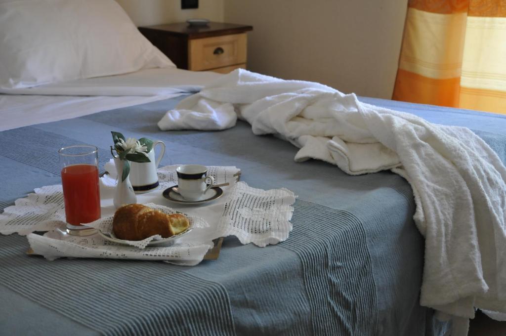 Hotel Fly Casoria Rum bild